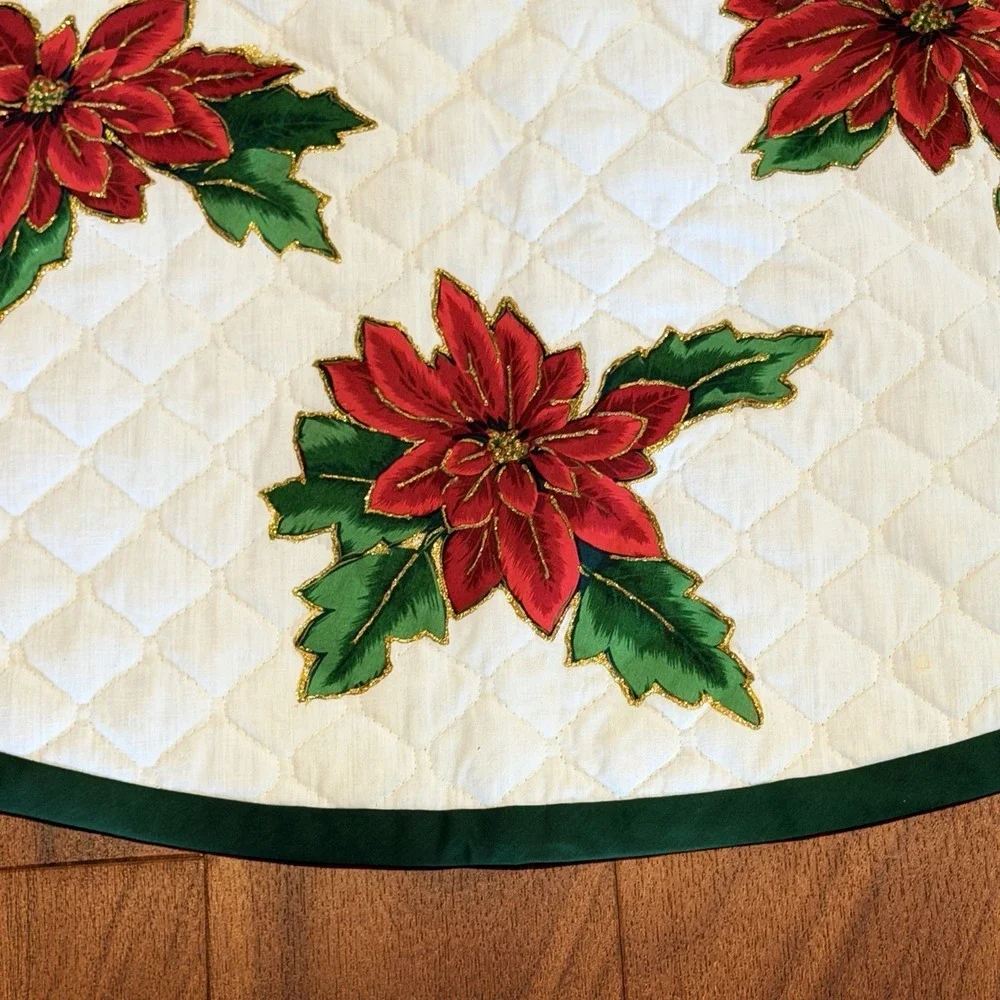 VTG‎ Quilted Poinsettia Tree Skirt 44